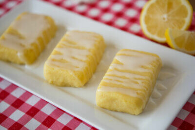 Dysphagia-friendly mini lemon loaves